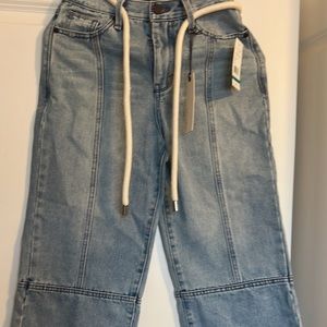 Brand: HABITUAL, size 24, 75% cotton, 18%polyester,7%rayon. NEVER Wore,NWT